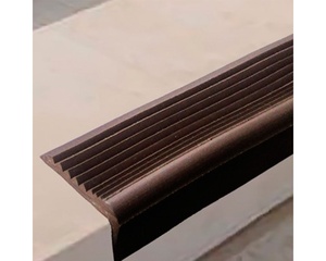 Угловая самоклеящаяся противоскользящая накладка на ступени 10м х 47мм х 5мм коричневая